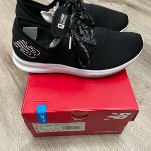 New Balance Women’s Black and White Sneakers; size 8.5